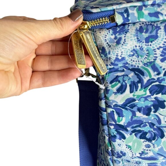 Lilly Pulitzer Insulated Wine Carrier Cooler with Adjustable Strap - Picture 5 of 6